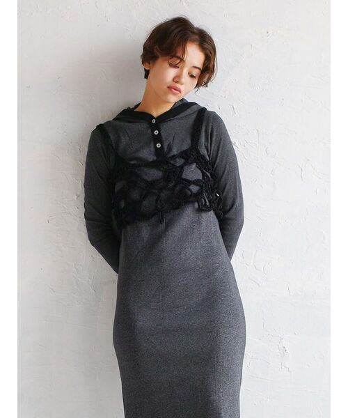 FIKA.(フィーカ)の「Flower motif knit bustier(その他トップス・レディース・ブラック/ブラウン/オフホワイト・MEDIUM)」の1枚目の写真