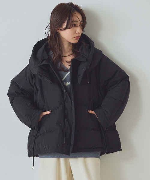 Gready Brilliant（グレディブリリアン）の「ドルマンフードダウン（ダウンジャケット/コート・レディース・ブラック/アイボリー・38）」の10枚目の写真