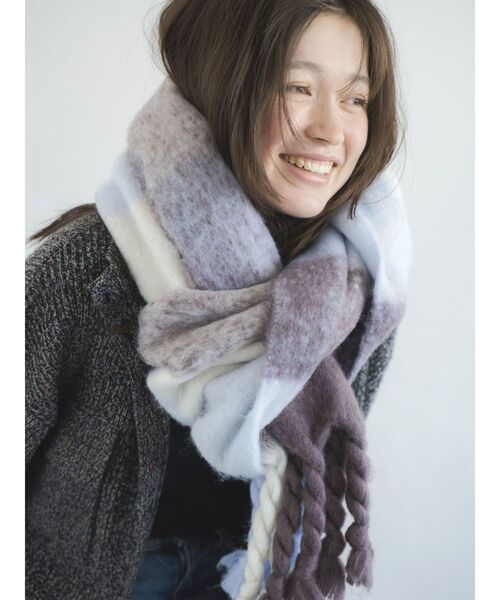 Ungrid(アングリッド)の「起毛大判ニットマフラー(マフラー・レディース・ブルー/レッド/イエロー/その他1・FREE)」の9枚目の写真