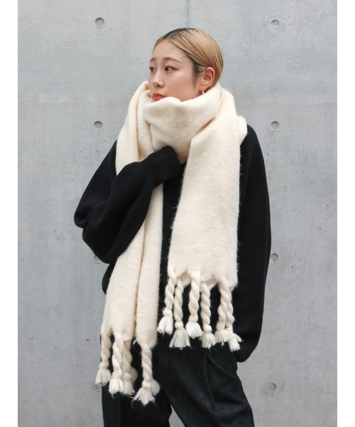 Ungrid(アングリッド)の「起毛大判ニットマフラー(マフラー・レディース・ブルー/レッド/イエロー/その他1・FREE)」の3枚目の写真