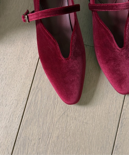 on:nue（オンニュ）の「【on:nue】[4色展開/5サイズ展開] ベルトデザインベロアフラットパンプス（バレエシューズ・レディース・ブラウン/レッド系その他/ブラック/オリーブ・23.0cm/23.5cm/24.0cm/24.5cm/25.0cm）」の13枚目の写真