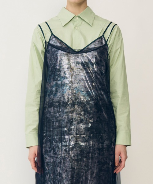 IRENENNE(アイレネ)の「バックボタンディテールシャツ / Back-Button Detail Shirt(シャツ/ブラウス・レディース・ボルドー/ライトグリーン・38/36)」の6枚目の写真