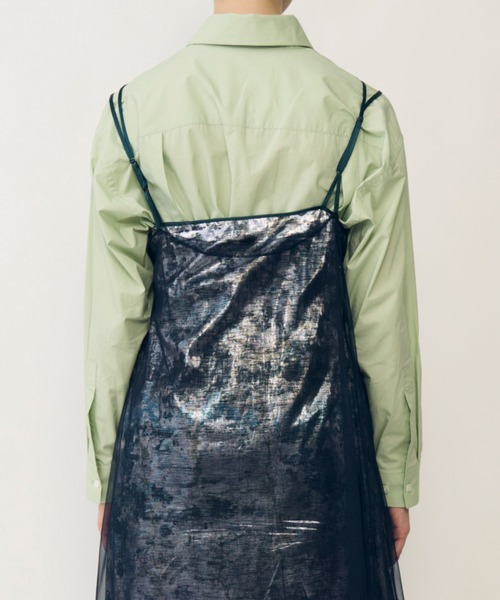 IRENENNE(アイレネ)の「バックボタンディテールシャツ / Back-Button Detail Shirt(シャツ/ブラウス・レディース・ボルドー/ライトグリーン・38/36)」の7枚目の写真