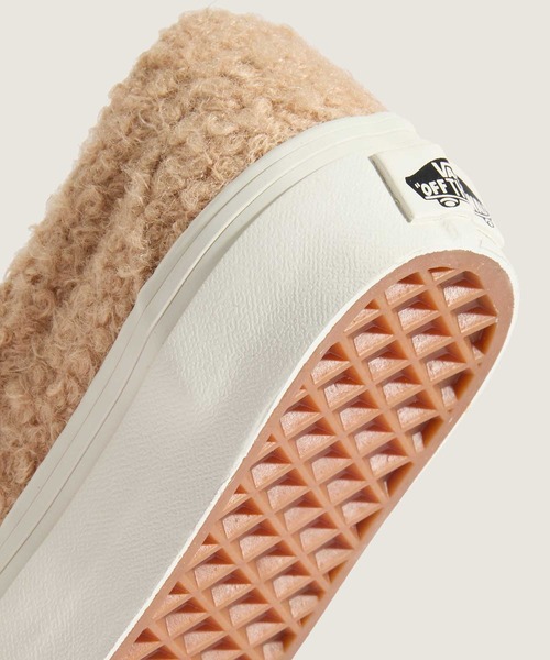 VANS（バンズ）の「クラシック スリッポン パイルフリース / Classic Slip-On TAN / VN000EACTAN1（スリッポン・メンズ・タン・4/4.5/5/5.5/6/6.5/7）」の5枚目の写真
