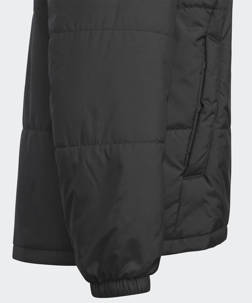 adidas(アディダス)の「キッズ マストハブ スモールロゴ ルーズフィット 中わた入りライトジャケット / アディダス adidas(ダウンジャケット/コート・キッズ・ブラック・150/160/140/130)」の5枚目の写真