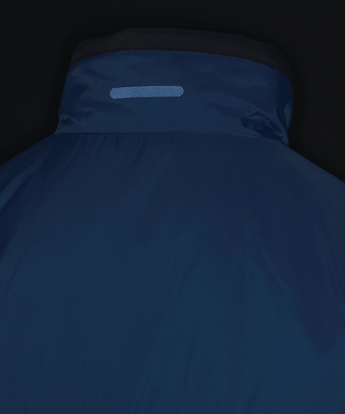 adidas(アディダス)の「キッズ マストハブ スモールロゴ ルーズフィット 中わた入りライトジャケット / アディダス adidas(ダウンジャケット/コート・キッズ・ブラック・150/160/140/130)」の4枚目の写真