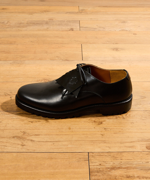 Tomo & Co(トモアンドシーオー)の「Tomo&Co トモアンドシーオー / OFFICER SHOES デュプイレザースリーアイレットオフィサーシューズ / TMTKS-S-0054(ドレスシューズ・メンズ・ブラック・27cm/26cm/25cm)」の16枚目の写真