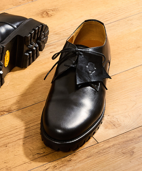 Tomo & Co(トモアンドシーオー)の「Tomo&Co トモアンドシーオー / OFFICER SHOES デュプイレザースリーアイレットオフィサーシューズ / TMTKS-S-0054(ドレスシューズ・メンズ・ブラック・27cm/26cm/25cm)」の11枚目の写真