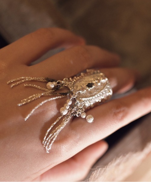 Vipoa（ヴィポア）の「Silver tassel ring（リング・レディース・シルバー・FREE）」の6枚目の写真