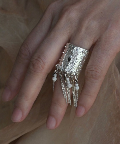 Vipoa（ヴィポア）の「Silver tassel ring（リング・レディース・シルバー・FREE）」の5枚目の写真