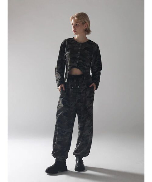 :ETHROF(イーサオブ)の「CAMOUFLAGE FRONT CURVE LONG SLEEVE TOPS(Tシャツ/カットソー・レディース・カーキ/グレー・FREE)」の14枚目の写真