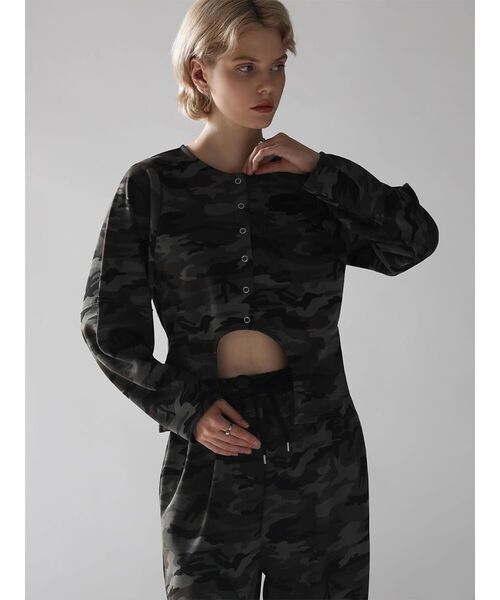 :ETHROF(イーサオブ)の「CAMOUFLAGE FRONT CURVE LONG SLEEVE TOPS(Tシャツ/カットソー・レディース・カーキ/グレー・FREE)」の1枚目の写真