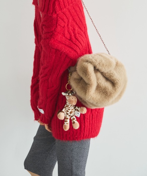 MIRROR STOKE（ミラーストーク）の「【ZOZO限定】FUR ROUND BAG/ファーラウンドバッグ（チェーン付）（ショルダーバッグ・レディース・ベージュ/グリーン・FREE）」の4枚目の写真