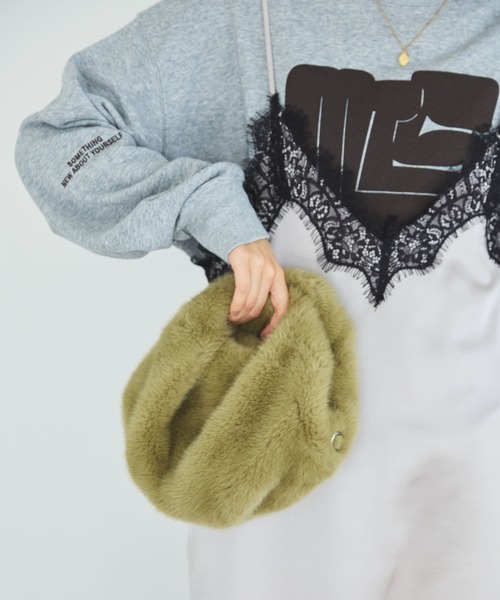 MIRROR STOKE（ミラーストーク）の「【ZOZO限定】FUR ROUND BAG/ファーラウンドバッグ（チェーン付）（ショルダーバッグ・レディース・ベージュ/グリーン・FREE）」の19枚目の写真