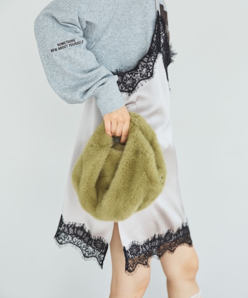 MIRROR STOKE（ミラーストーク）の「【ZOZO限定】FUR ROUND BAG/ファーラウンドバッグ（チェーン付）（ショルダーバッグ・レディース・ベージュ/グリーン・FREE）」の20枚目の写真