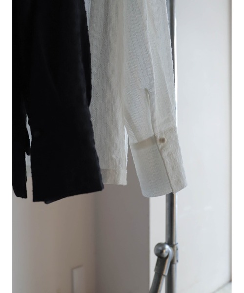 FIL DE FER（フィルデフェール）の「テクスチャード小紋　スタンドネックブラウス（シャツ/ブラウス・レディース・ホワイト/ブラック・FREE）」の10枚目の写真