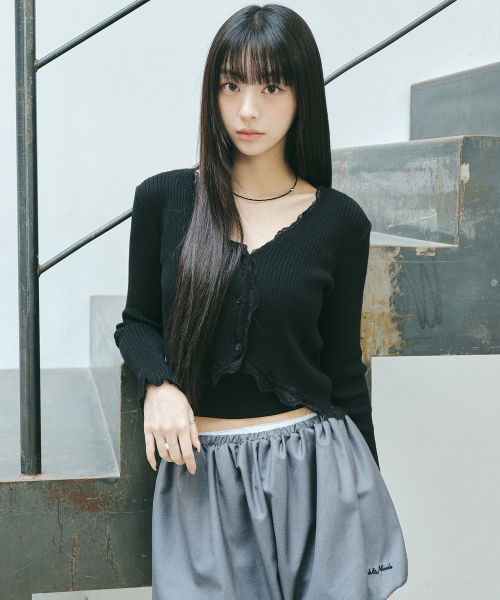 LACE FRILL ESSENTIAL CROP CARDIGAN_BLACK