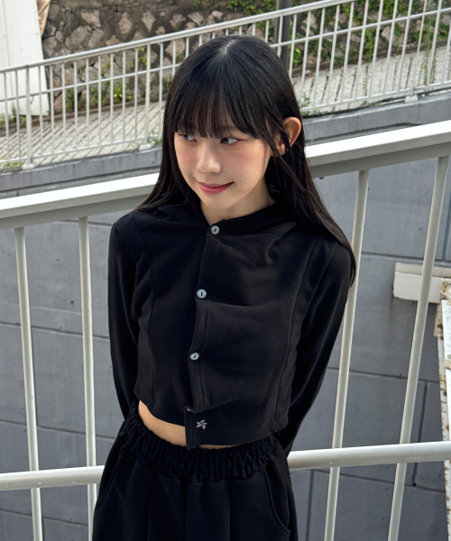 SLEEKGLOW（スリック グロウ）の「スモールロゴサイドボタンシャーリングフードトップ[ブラック]（パーカー・レディース・その他・FREE）」の13枚目の写真