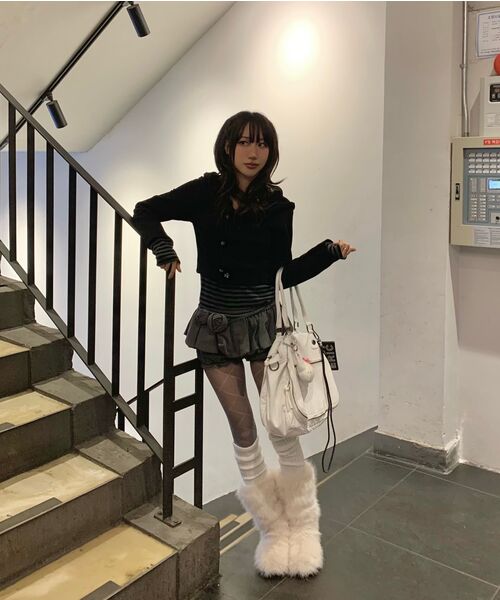 SLEEKGLOW（スリック グロウ）の「スモールロゴサイドボタンシャーリングフードトップ[ブラック]（パーカー・レディース・その他・FREE）」の9枚目の写真
