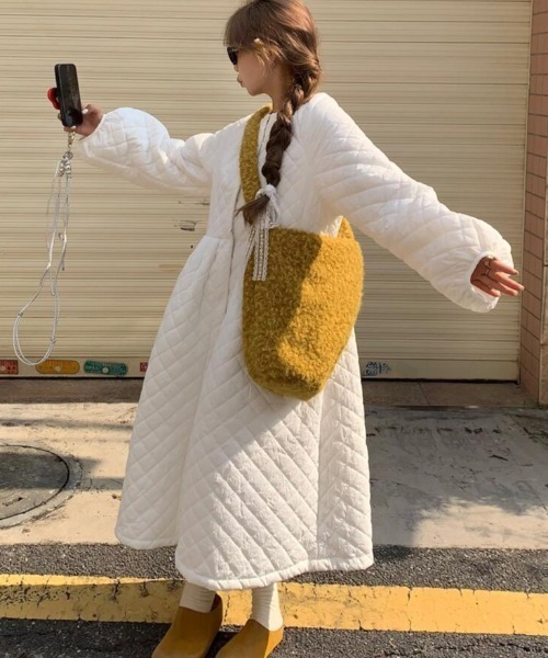 semplice(センプリチェ)の「ダイヤ柄バルーンスリーブロングワンピース(ワンピース・レディース・ホワイト/ブラック・F)」の6枚目の写真