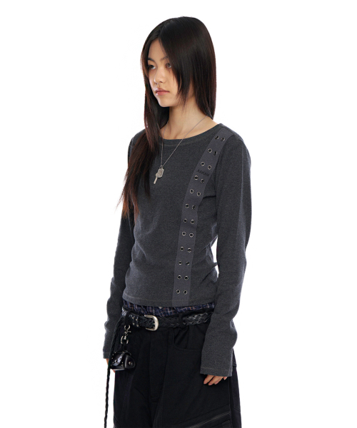 AAKAM（アーカム）の「Side Eyelet Long Sleeve (Dark Gray)（Tシャツ/カットソー・レディース・その他・1/2）」の3枚目の写真