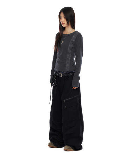 AAKAM（アーカム）の「Side Eyelet Long Sleeve (Dark Gray)（Tシャツ/カットソー・レディース・その他・1/2）」の4枚目の写真
