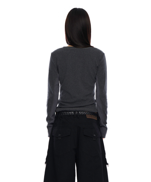 AAKAM（アーカム）の「Side Eyelet Long Sleeve (Dark Gray)（Tシャツ/カットソー・レディース・その他・1/2）」の6枚目の写真