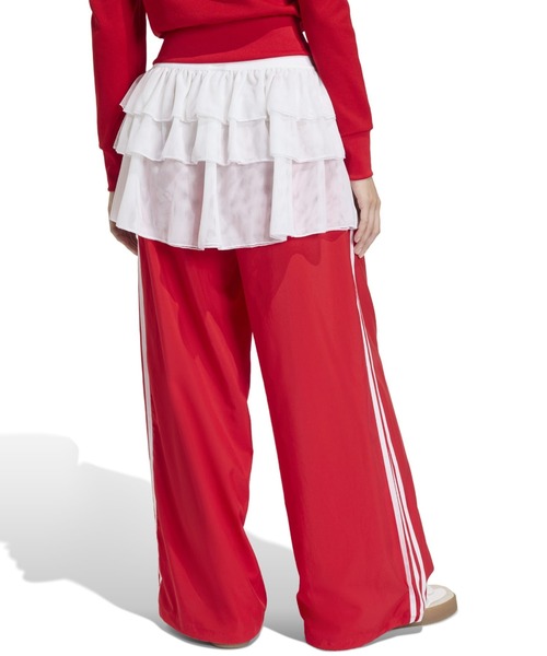 adidas(アディダス)の「adidas LACE ADILENIUM FB TRACK PANTS / アディダス レース ADILENIUM ファイヤーバード トラックパンツ(その他パンツ・レディース・レッド・L/M/S)」の3枚目の写真