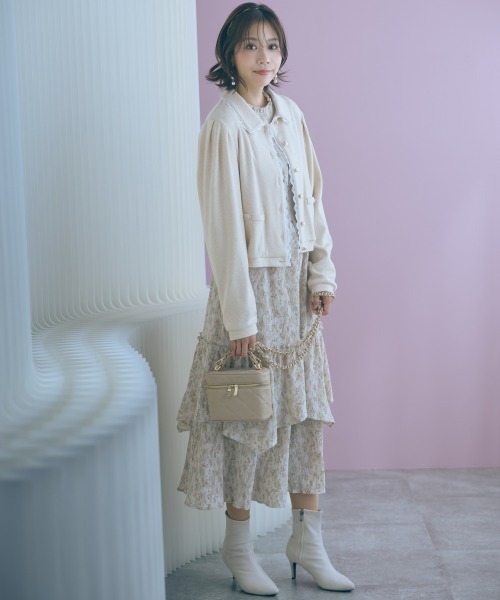 marun（マルン）の「＜大きいサイズ＞楊柳フラワープリントプリーツ重ねワンピース marun（ワンピース・レディース・ベージュ/ブラック・4L/3L/LL/L/5L）」の14枚目の写真