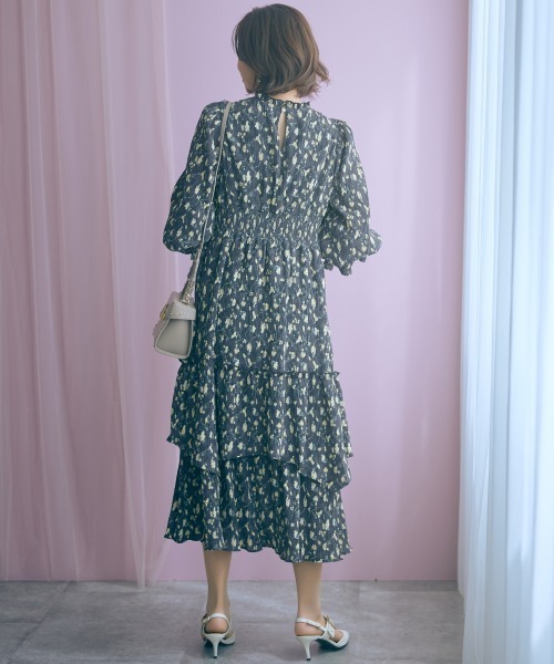 marun（マルン）の「＜大きいサイズ＞楊柳フラワープリントプリーツ重ねワンピース marun（ワンピース・レディース・ベージュ/ブラック・4L/3L/LL/L/5L）」の18枚目の写真