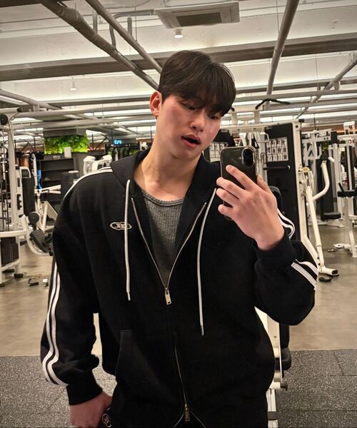 BORN TO WIN（ボーントゥウィン）の「CHROME B TRACK LINE HOODIE ZIP-UP [BLACK]（ジャージ・メンズ・その他・1/2/3）」の2枚目の写真