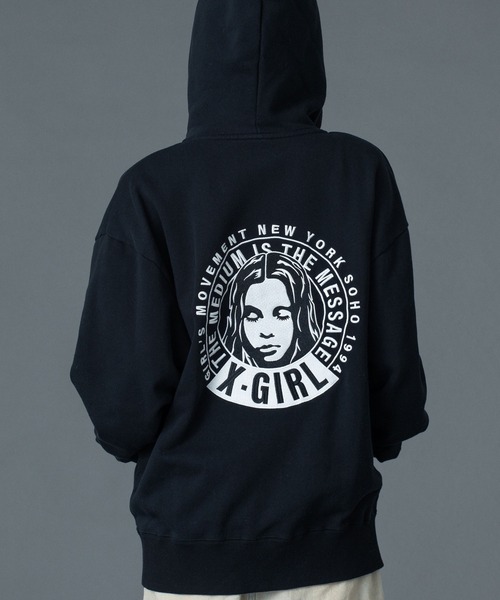 X-girl(エックスガール)の「CIRCLE MESSAGE AND FACE ZIP UP SWEAT HOODIE(パーカー・レディース・アッシュ/ブラック/オリーブ・S/M)」の19枚目の写真