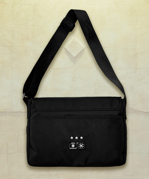 OPUS 0012(オーパス0012)の「Op.10 STASH MESSENGER BAG BLACK(メッセンジャーバッグ・レディース・その他・FREE)」の2枚目の写真