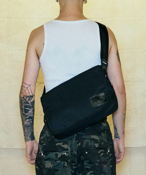 OPUS 0012(オーパス0012)の「Op.10 STASH MESSENGER BAG BLACK(メッセンジャーバッグ・レディース・その他・FREE)」の4枚目の写真