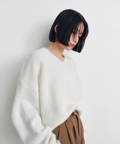 Shelly island（シェリーアイランド）の「オーバーサイズVネックニット（ニット/セーター・レディース・グレー/ホワイト/ピンク・FREE）」の5枚目の写真