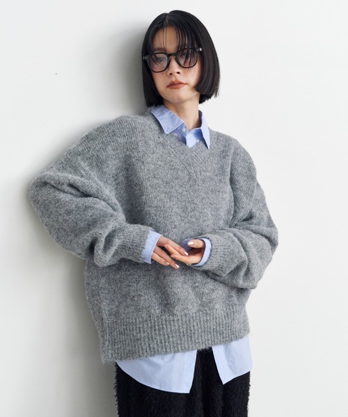 Shelly island（シェリーアイランド）の「オーバーサイズVネックニット（ニット/セーター・レディース・グレー/ホワイト/ピンク・FREE）」の14枚目の写真