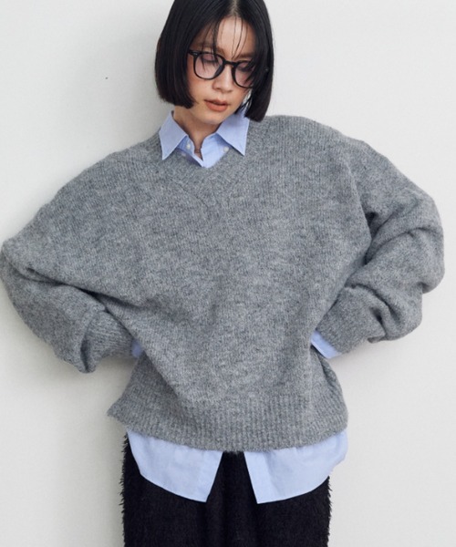 Shelly island（シェリーアイランド）の「オーバーサイズVネックニット（ニット/セーター・レディース・グレー/ホワイト/ピンク・FREE）」の13枚目の写真