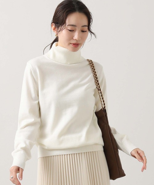 anana(アナナ)の「スリットハイネック前後2WAYニット(ニット/セーター・レディース・ネイビー/オフホワイト/レッド・FREE)」の8枚目の写真