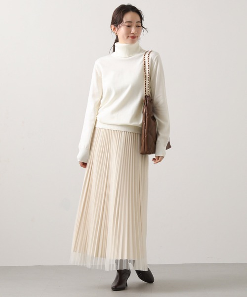 anana(アナナ)の「スリットハイネック前後2WAYニット(ニット/セーター・レディース・ネイビー/オフホワイト/レッド・FREE)」の7枚目の写真