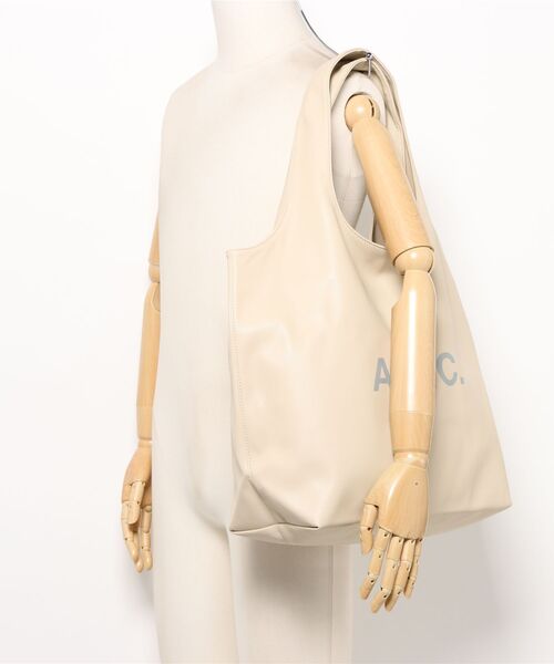 A.P.C.（アーペーセー）の「TOTE NINON（トートバッグ・メンズ・アイボリー/イエロー系その他/レッド・ONESIZE）」の7枚目の写真