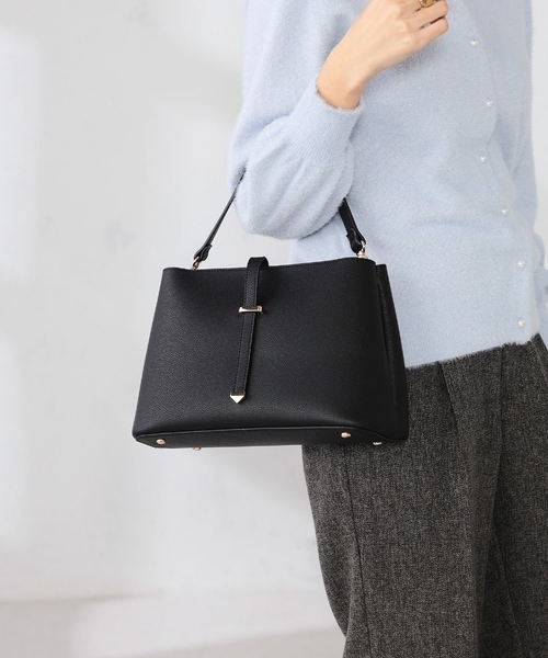 a.v.v(アーヴェヴェ)の「ビット調ハンドバッグ(トートバッグ・レディース・ブラック/アイボリー・38)」の1枚目の写真