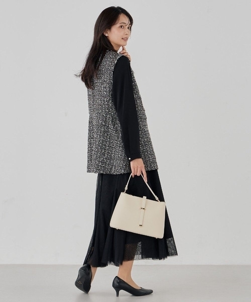 a.v.v(アーヴェヴェ)の「ビット調ハンドバッグ(トートバッグ・レディース・ブラック/アイボリー・38)」の5枚目の写真