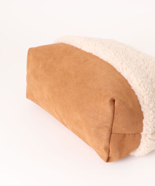 tone(トーン)の「【88eighty-eight】ふわふわもこもこファーリバーシブルショルダーバッグ【import】(MA)(ショルダーバッグ・レディース・ベージュ・FREE)」の7枚目の写真