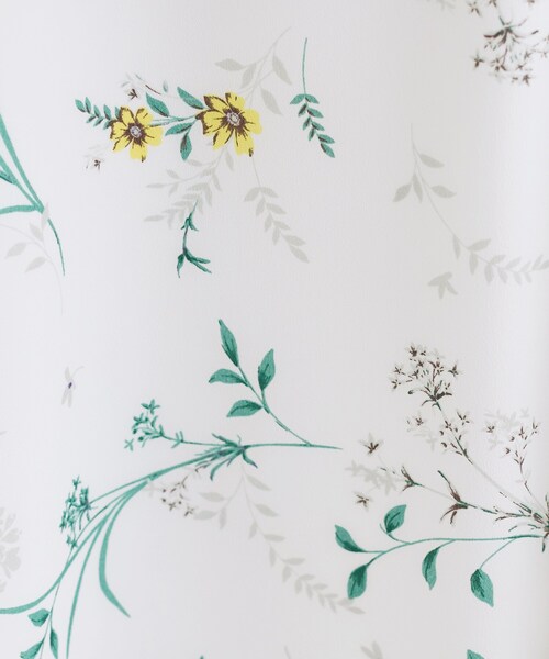 INDIVI（インディヴィ）の「【SETUP可能】モダンフラワー柄フレアスカート（スカート・レディース・ホワイト系その他/ネイビー系・40/38/36/15 /13/05）」の7枚目の写真