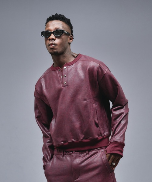 ANDER HUNK(アンダーハンク)の「Leather Like Coated Henry neck Sweat / レザーライクコーティングヘンリーネックスウェット(スウェット・メンズ・バーガンディー/ブラック・MEDIUM/LARGE)」の22枚目の写真