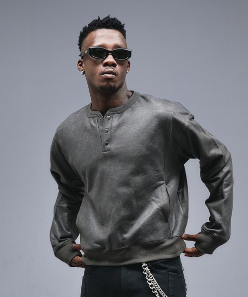 ANDER HUNK(アンダーハンク)の「Leather Like Coated Henry neck Sweat / レザーライクコーティングヘンリーネックスウェット(スウェット・メンズ・バーガンディー/ブラック・MEDIUM/LARGE)」の3枚目の写真