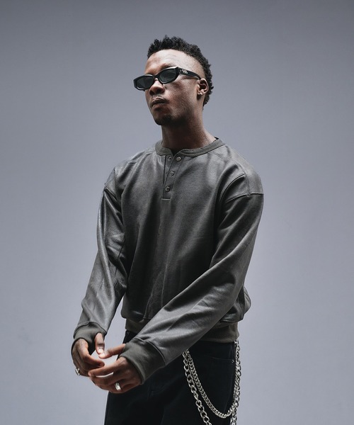 ANDER HUNK(アンダーハンク)の「Leather Like Coated Henry neck Sweat / レザーライクコーティングヘンリーネックスウェット(スウェット・メンズ・バーガンディー/ブラック・MEDIUM/LARGE)」の5枚目の写真