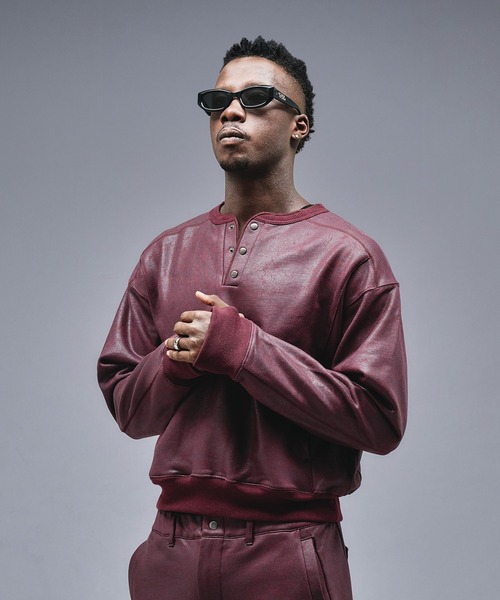 ANDER HUNK(アンダーハンク)の「Leather Like Coated Henry neck Sweat / レザーライクコーティングヘンリーネックスウェット(スウェット・メンズ・バーガンディー/ブラック・MEDIUM/LARGE)」の21枚目の写真