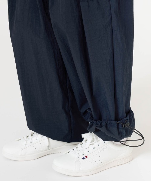 le coq sportif(ルコックスポルティフ)の「【はっ水】ナイロンワッシャーカーゴパンツ(カーゴパンツ・レディース・ネイビー/ピンク・XL/L/M/S)」の9枚目の写真