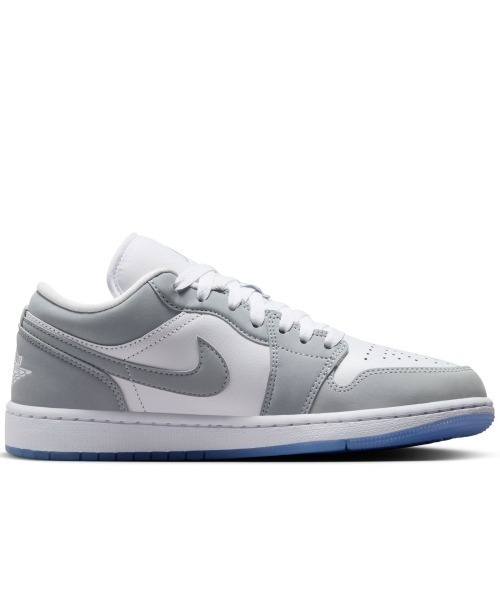 JORDAN BRAND(ジョーダンブランド)の「JORDAN BRAND Air Jordan 1 Low(ジョーダンブランド ウィメンズ エア ジョーダン 1 Low)(スニーカー・レディース・ホワイト系/グレー系・25.5cm/29cm/28.5cm/27.5cm/27cm/26.5cm/26cm/28cm/23.5cm/24.5cm/23cm/25cm/24cm)」の16枚目の写真